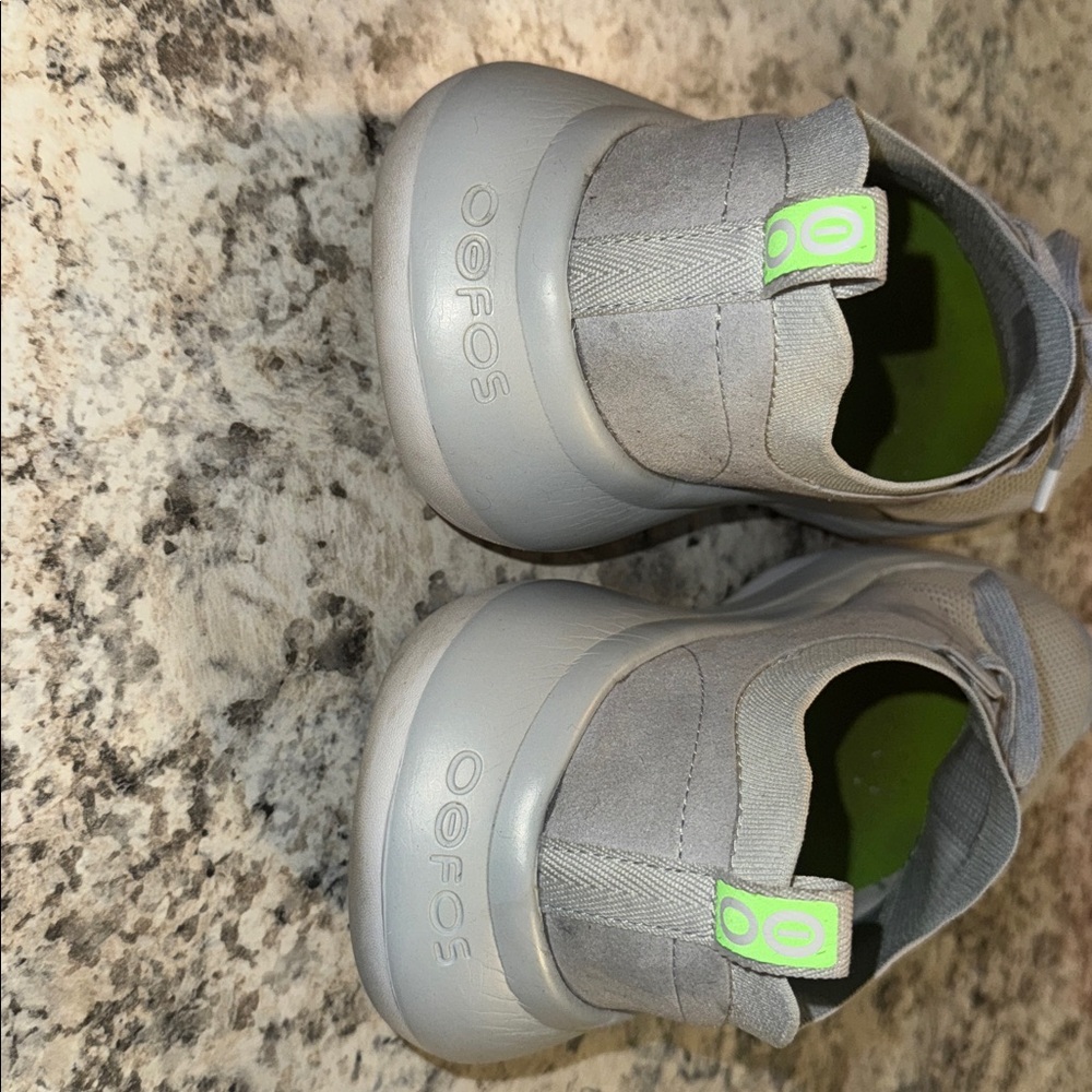 OOFOS Light Gray Men's Sneakers - Picture 5 of 6